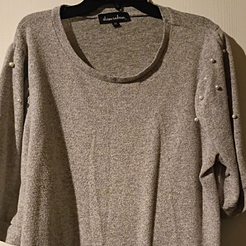 Diane Gilman Heather Gray Top with Pearl Details